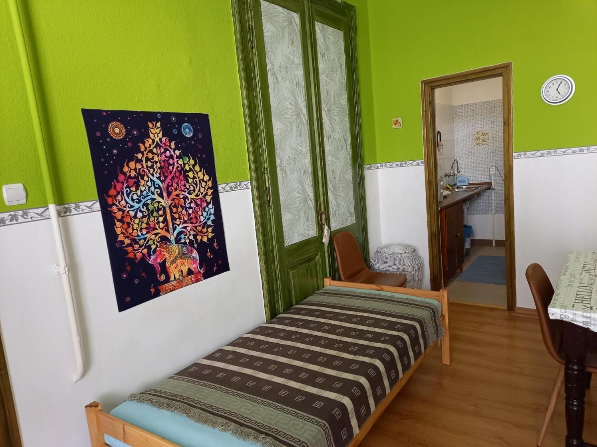 Gabor Vendeghaz Apartment Eger Exterior photo