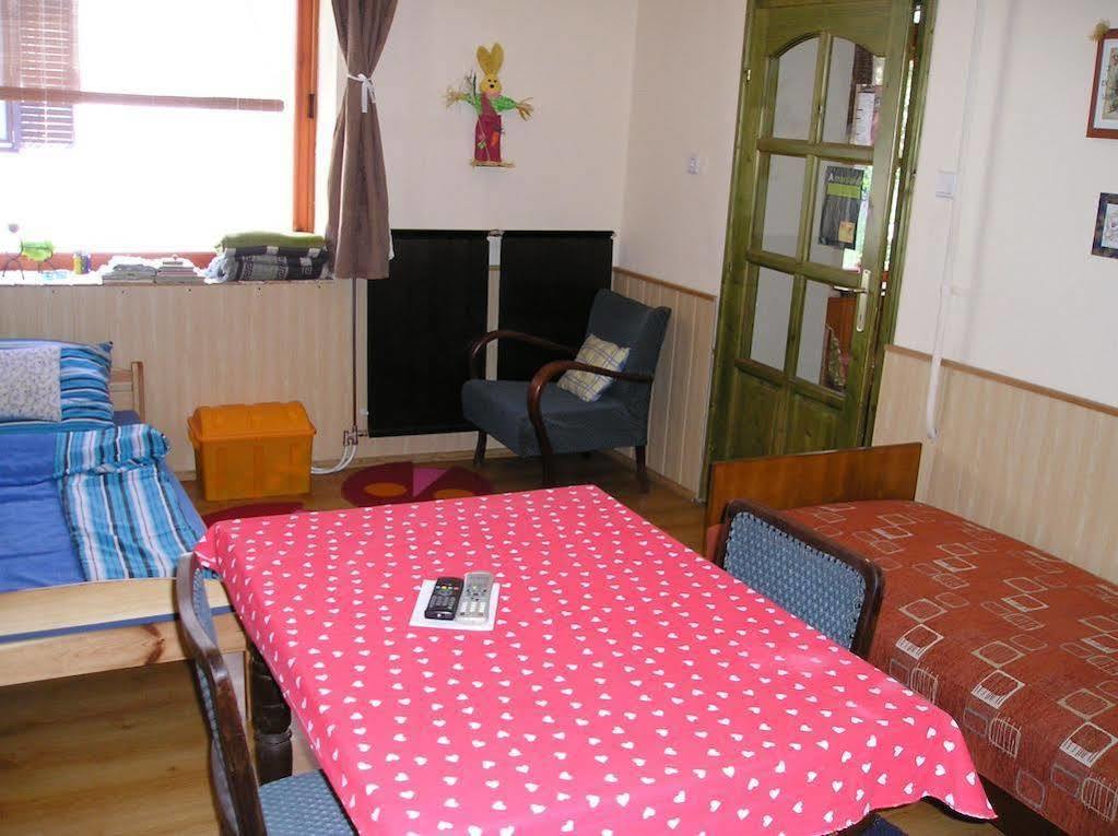 Gabor Vendeghaz Apartment Eger Exterior photo